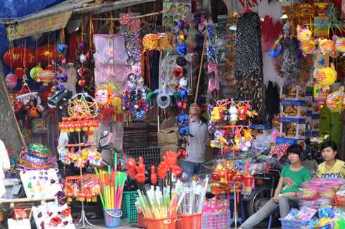 Những lưu ý khi mua đồ chơi Trung Thu cho con