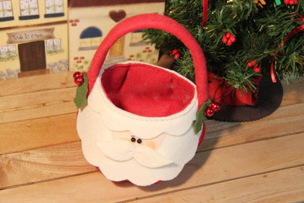 Cách làm giỏ đựng quà Noel đẹp lung linh