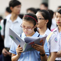 Đề thi học kì 2 môn Giáo dục công dân lớp 10 trường THPT Chuyên Lê Quý Đôn, Bình Định năm học 2014 - 2015