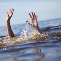 Cách "bơi tự cứu" giúp bạn sống sót dù không biết bơi
