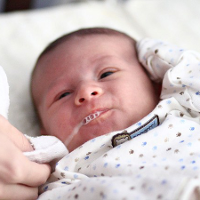 Cách khắc phục nhanh tình trạng trẻ sơ sinh bị ọc sữa