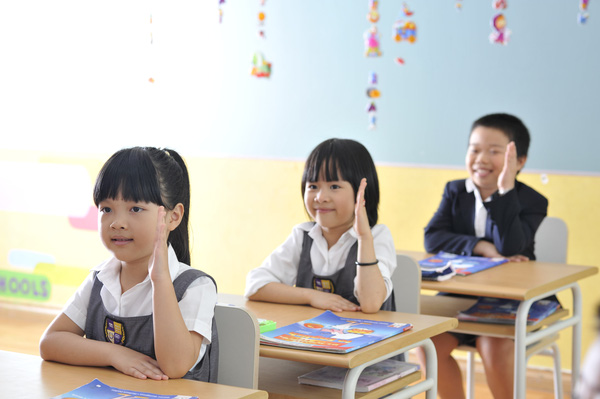 Mẹ nên sắm đồ gì cho bé khi vào lớp 1 Chuẩn bị cho bé vào lớp 1 mẹ cần sắm sửa những gì?
