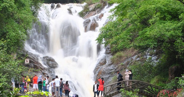 Văn mẫu lớp 4: Em hãy tả về chuyến du lịch của em trong kỳ nghỉ hè