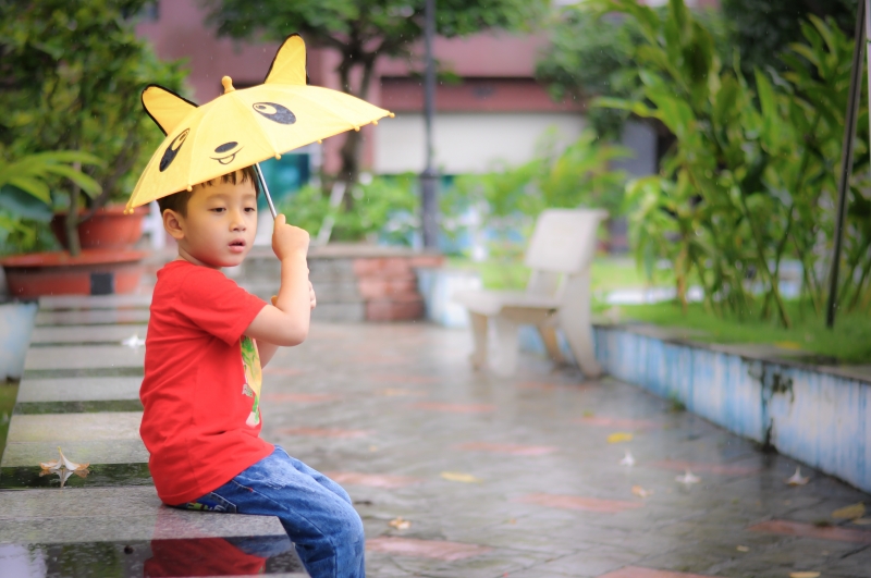 Nhấn vào ảnh để phóng to Cách chăm sóc trẻ vào mùa mưa