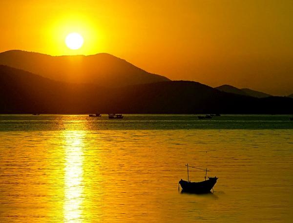 Phân tích cái tôi trữ tình của tác giả trong bài thơ Tràng giang