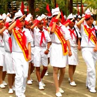 Văn mẫu lớp 5: Tả lại quang cảnh buổi kết nạp vào Đội Thiếu niên Tiền phong Hồ Chí Minh