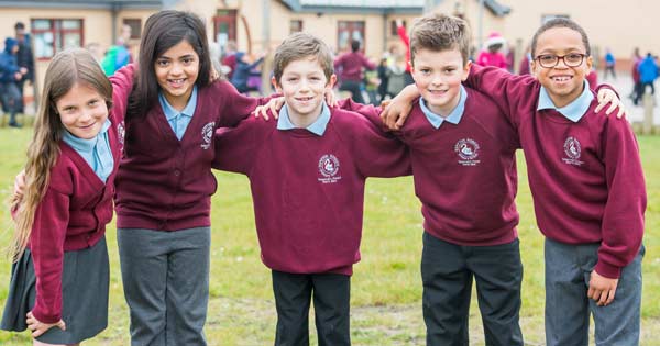 Tả chiếc áo em mặc đến lớp hôm nay