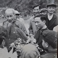 Trình bày suy nghĩ của em về nhiệm vụ của thế hệ trẻ ngày nay trong việc học tập tấm gương đạo đức Hồ Chí Minh