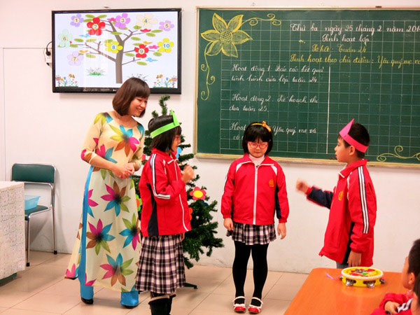 Đội ngũ giáo viên Trường Tiểu học Lê Quý Đôn, Hà Nội