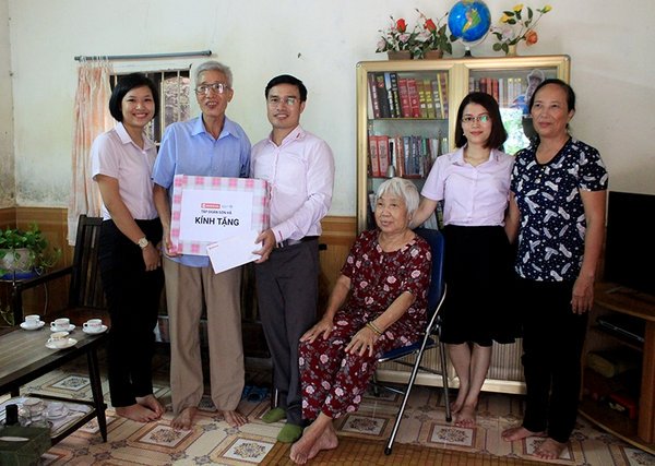 Kể về một cuộc thăm hỏi gia đình liệt sĩ neo đơn 