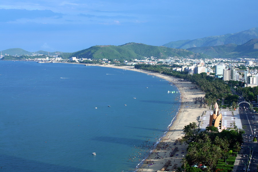 Tả cảnh biển khơi Nha Trang