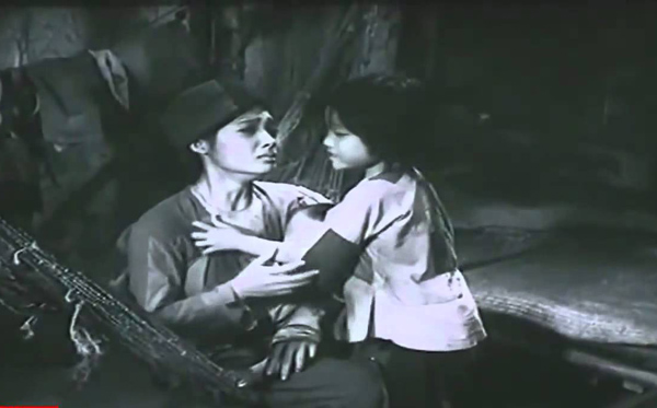 Hãy viết đoạn văn nêu cảm nhận của em về đoạn chị Dậu phản kháng lại tên cai lệ và người nhà lí trưởng