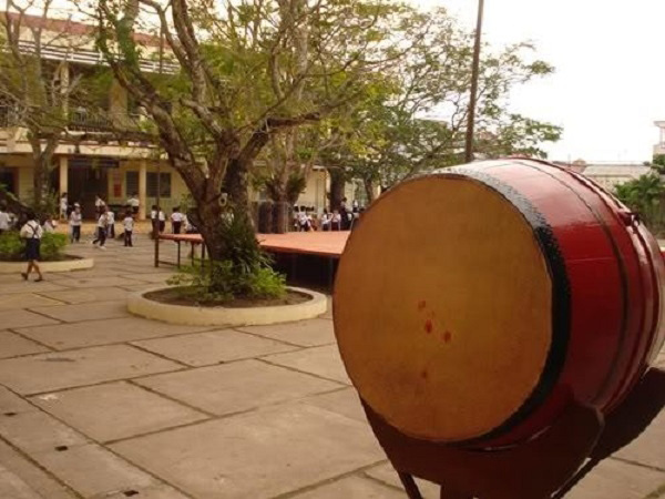 Dàn ý tả cái trống trường em