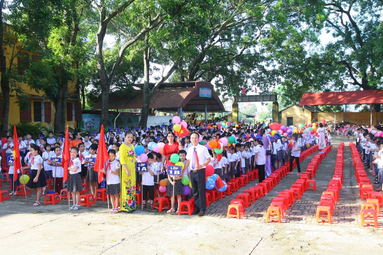 Văn mẫu lớp 5: Tả ngôi trường thân yêu gắn bó với em nhiều năm qua