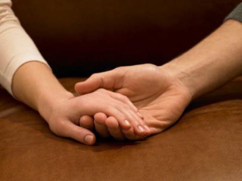 Suy nghĩ về câu nói: “Cảm thông là chiếc chìa khóa mở cửa trái tim người khác”