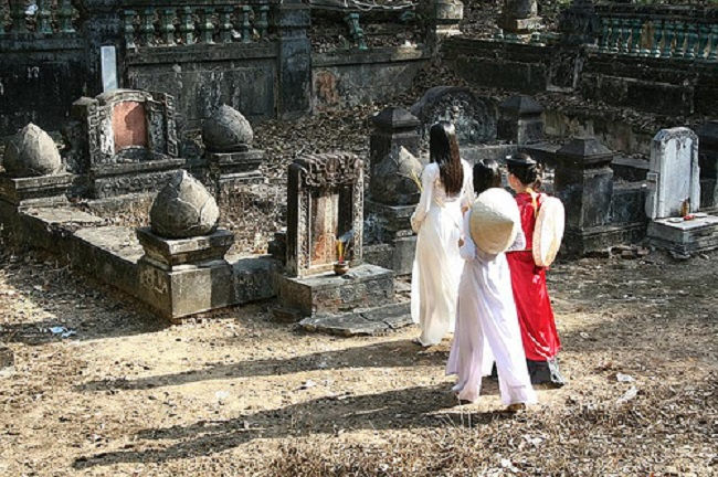 Kể lại một kỉ niệm trong tiết thanh minh đi tảo mộ