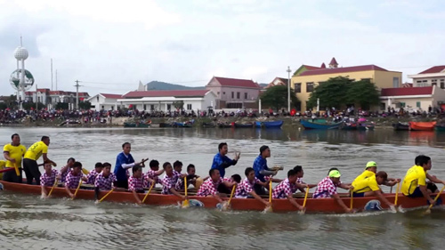 Kể về những trò vui trong ngày hội