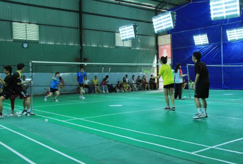 Kể về một trận thi đấu thể thao cầu lông