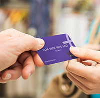 Debit card là gì? Credit card là gì? Sự khác nhau giữa hai loại thẻ