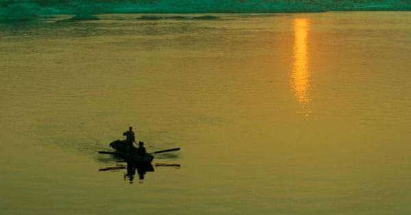 Phân tích vẻ đẹp cổ điển và hiện đại trong bài Tràng giang