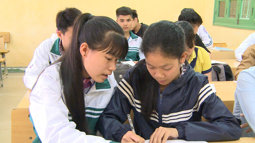 Kể về một tấm gương tốt trong học tập hay trong việc giúp đỡ bạn bè mà em biết