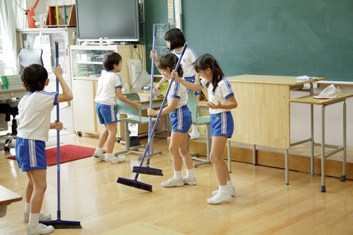 Đoạn văn nghị luận xã hội về giữ gìn vệ sinh trường lớp