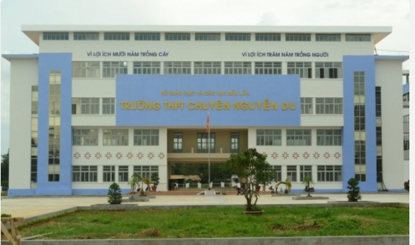 Trường Nguyễn Du