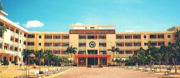 THPT Chuyên Trần Hưng Đạo