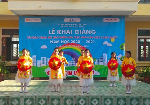 Băng rôn lễ khai giảng