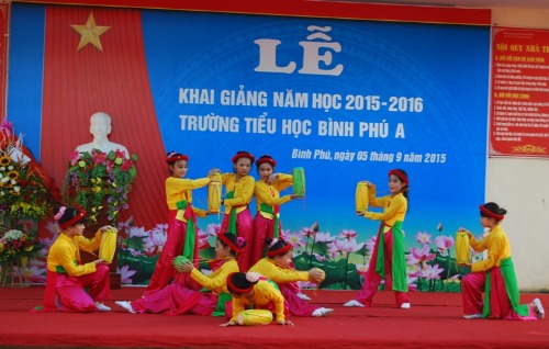 Băng rôn lễ khai giảng