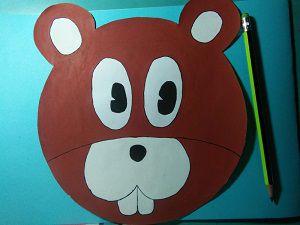 Vẽ bức tranh trang trí mặt nạ động vật