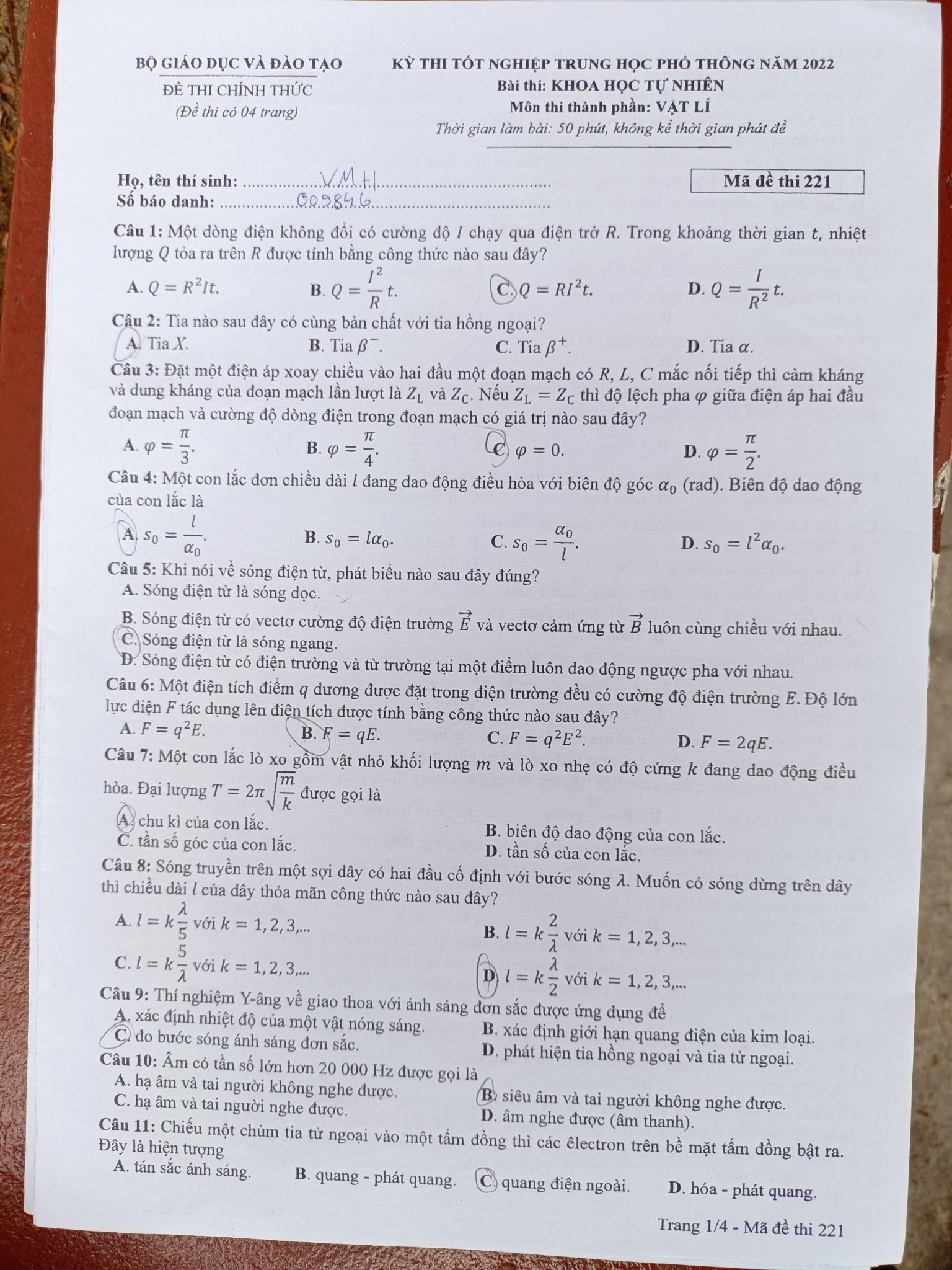 Đề thi Lý THPT Quốc gia 2022