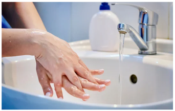 Rửa tay sát khuẩn thường xuyên